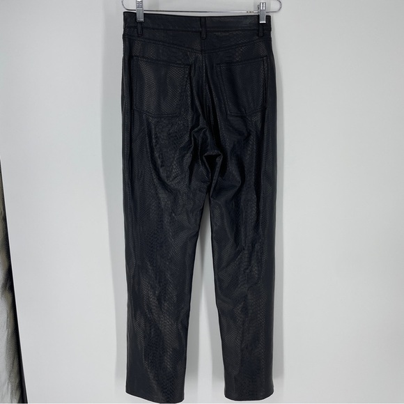 Wilfred Melina™ Pant
High-waisted Vegan Leather python pants - Picture 8 of 10